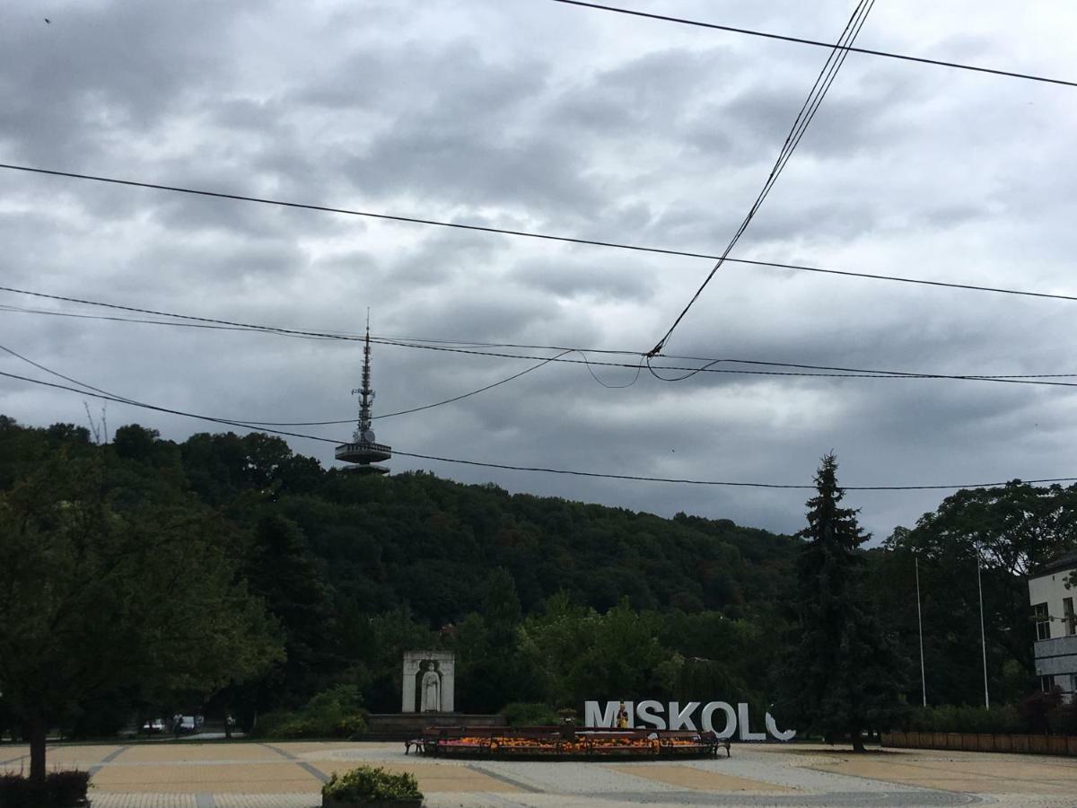 Mse Apartman Miskolc Eksteriør bilde