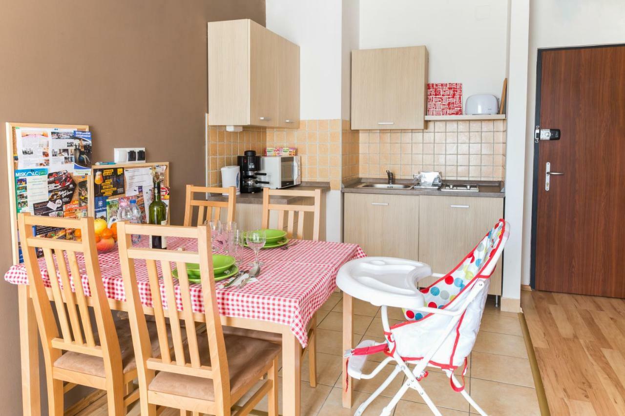 Mse Apartman Miskolc Eksteriør bilde